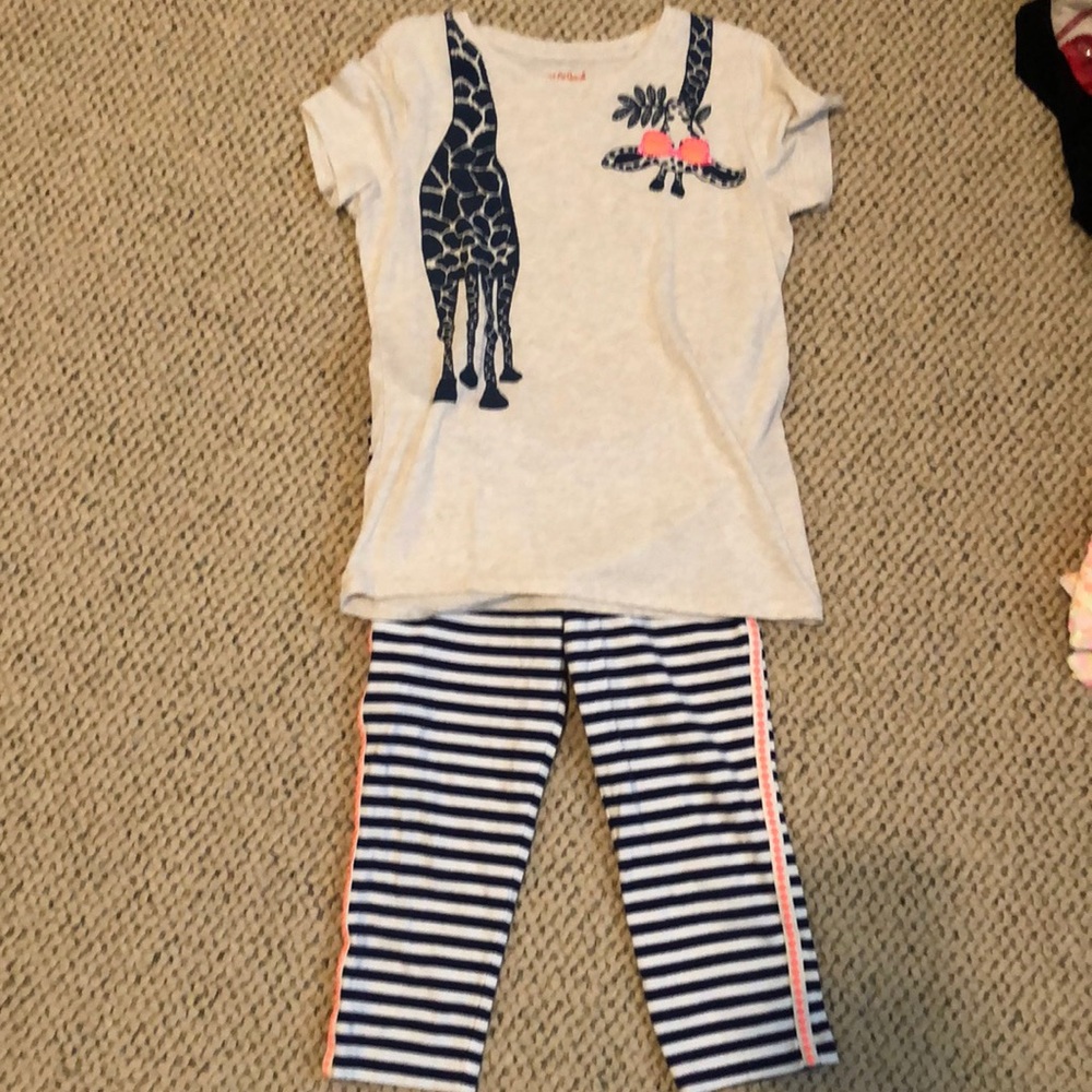 Cat & Jack tee/Capri set girls